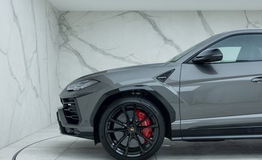 Lamborghini Urus 37