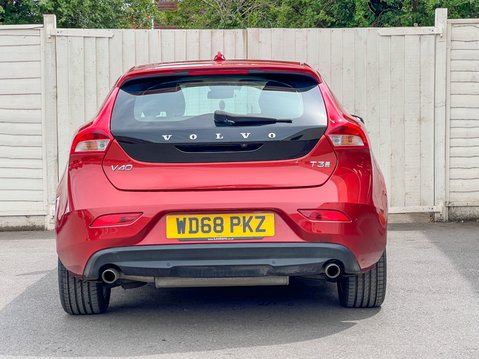 Volvo V40 1.5 T3 GPF Inscription Hatchback 5dr Petrol Auto Euro 6 (s/s) (152 ps) 9