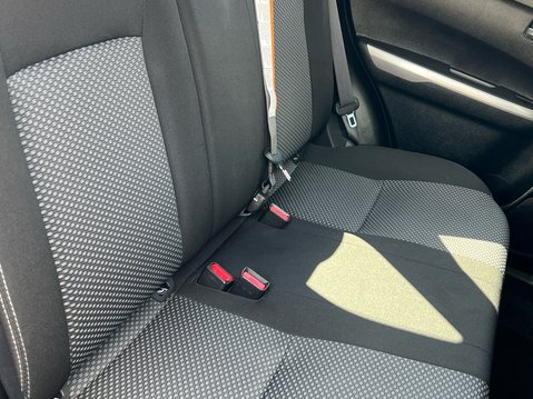Suzuki Vitara SZ-T BOOSTERJET MHEV 39