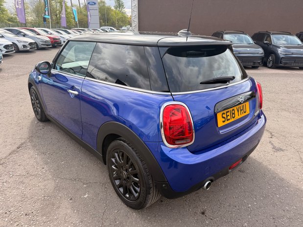 Mini Hatch COOPER 5