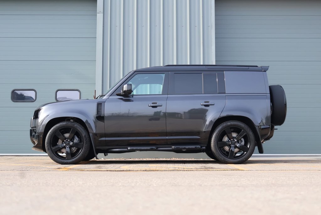Land Rover Defender 110 BRAND NEW D350 HARD TOP  HSE STYLED BY SEEKER 3 SEATER ASK ABOUT REAR SEATS 7