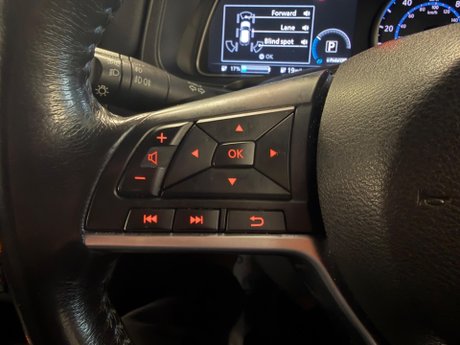 Nissan LEAF 40kWh Tekna Auto 5dr 14