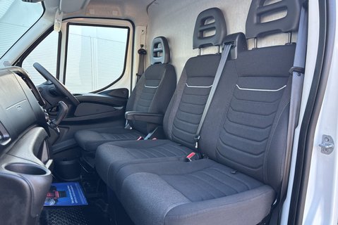 Iveco Daily 35S14V 3520L Business Hi-Matic Panel Van 3