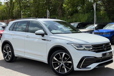 Volkswagen Tiguan R-LINE TSI DSG - ONE OWNER - APPLE CAR PLAY -ADAPTIVE CRUISE 1