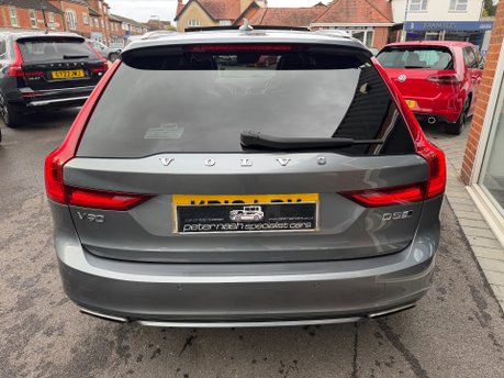 Volvo V90 2.0 D5 PowerPulse R-Design Pro Estate 5dr Diesel Auto AWD Euro 6 (235PS) 17