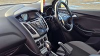 Ford Focus 1.6 Zetec Navigator Hatchback 5dr Petrol Powershift Euro 5 (125 ps) 20
