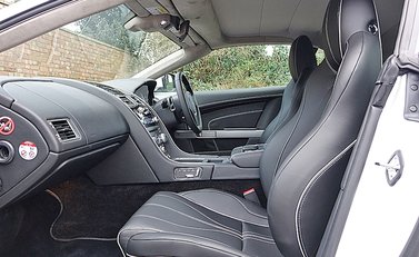 Aston Martin DB9 Volante 22