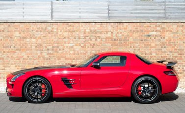 Mercedes-Benz SLS AMG GT Final Edition 2