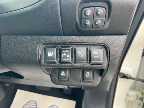 Nissan LEAF 30kWh Tekna Auto 5dr 27