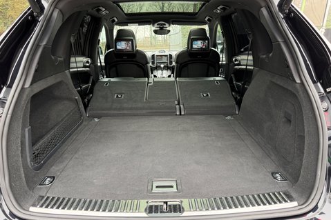 Porsche Cayenne D V6 TIPTRONIC S - REAR ENTERTAINMENT -PDLS -PAN ROOF -CAMERA -£17K EXTRAS 56
