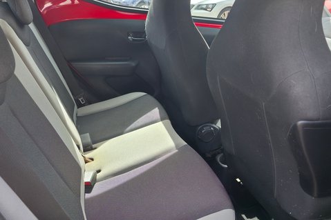 Toyota Aygo 1.0 VVT-I X-PLAY FULL SERVICE HISTORY! 9 SERVICES! BLUETOOTH! 16