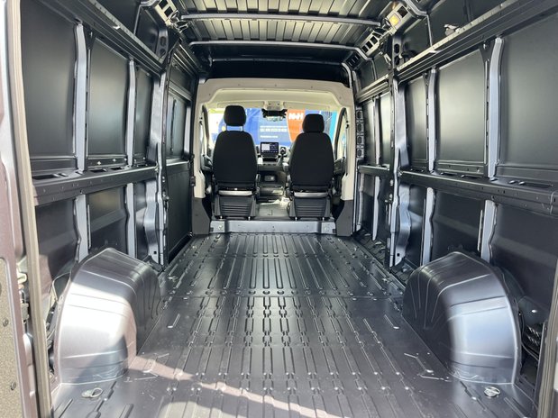 Fiat Ducato Ducato 35 L3 2.2 Multijet 140 H2 Van S&S Auto 28