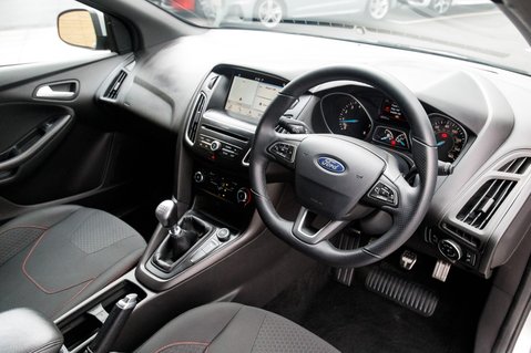 Ford Focus ST-LINE 4