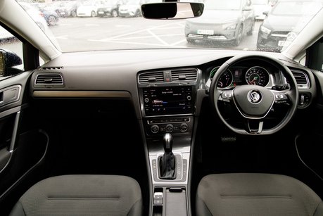 Volkswagen Golf E-GOLF