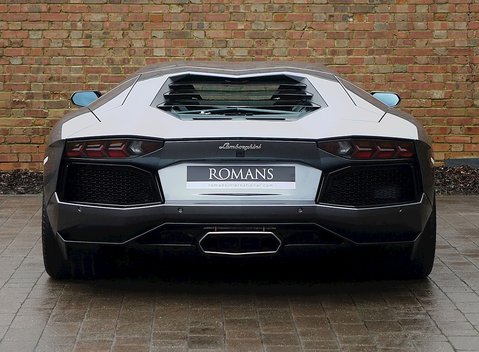 Lamborghini Aventador LP 700-4 18