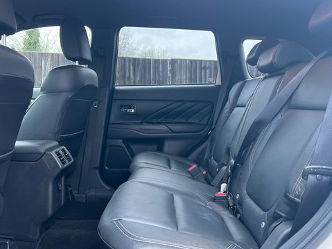 Mitsubishi Outlander PHEV DYNAMIC 9