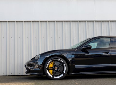 Porsche Taycan Turbo S 33