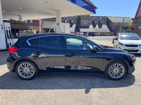 Ford Focus TITANIUM X 5