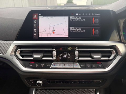 BMW 3 Series 2.0 320i M Sport Auto 4dr 29