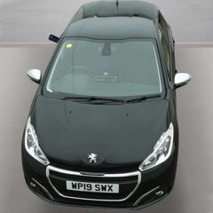 Peugeot 208 1.2 PureTech Signature Hatchback 5dr Petrol Manual Euro 6 (s/s) (82 ps) 6