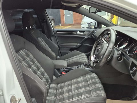 Volkswagen Golf 2.0 Golf GTD Semi-Automatic 5dr - NATIONAL DELIVERY* 41