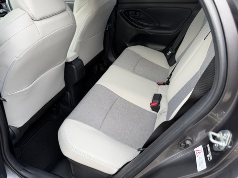 Toyota Yaris 1.5 Hybrid Excel 5dr CVT 34