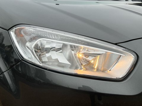 Ford Transit Courier LIMITED 17