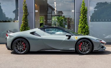Ferrari SF90 Stradale ASSETTO FIORANO 3