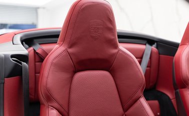 Porsche 911 Carrera 4S Cabriolet (992) 12