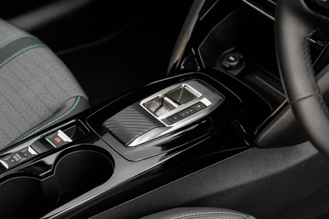 Peugeot 208 PURETECH ALLURE PREMIUM PLUS S/S 31