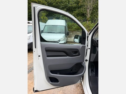 Peugeot Expert 1.6 BlueHDi 1000 Professional Standard Panel Van 6dr Diesel Manual MWB Euro 29