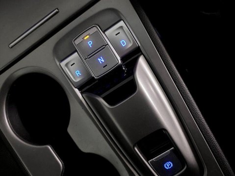 Hyundai KONA 64kWh Ultimate SUV 5dr Electric Auto (10.5kW Charger) (204 ps) Air Con - B 16