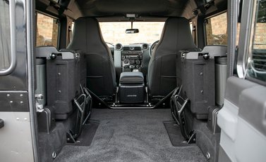 Land Rover Defender 90 Autobiography Edition 27