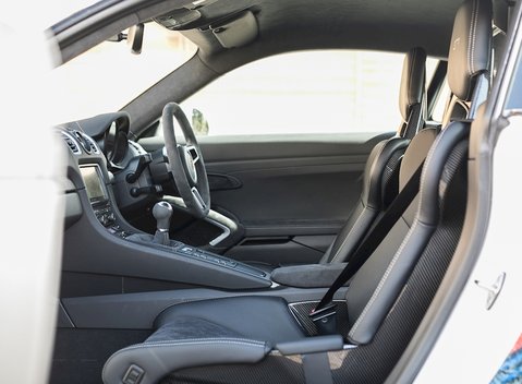 Porsche Cayman GT4 13