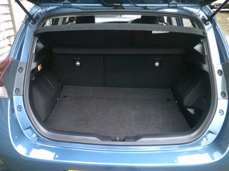 Toyota Auris VVT-I BUSINESS EDITION ONLY 13,000 MILES FROM NEW 6