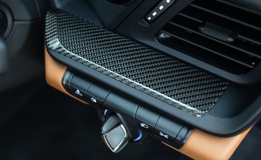 Porsche 911 GT3 Touring (992) 24