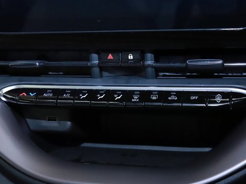 Fiat 500 87kW Giorgio Armani 42kWh 3dr Auto 22