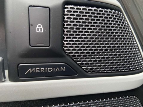 Land Rover Defender 3.0 Defender XS Edition D MHEV Auto 4WD 5dr 30