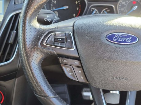Ford Focus 1.0T EcoBoost ST-Line Hatchback 5dr Petrol Auto Euro 6 (s/s) (125 ps) 35