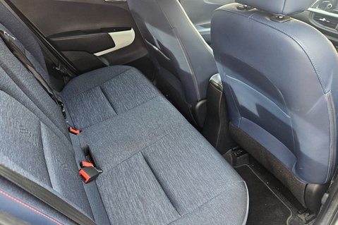 Kia Picanto WAVE. 6 MAIN DEALER SERVICES.. ONLY ONE OWNER.. REVERSING CAMERA.. A/C 14