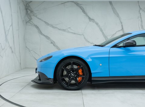 Aston Martin Vantage GT8 39
