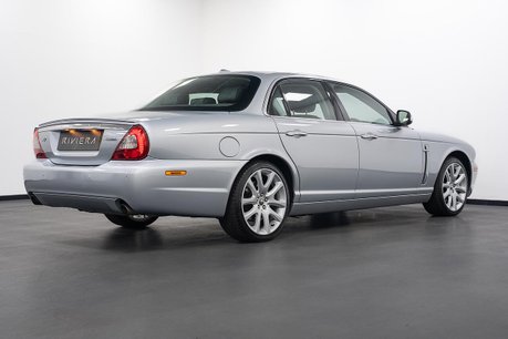Jaguar XJ 3.0 V6 Sovereign Saloon 4dr Petrol Automatic (249 g/km, 240 bhp) 17