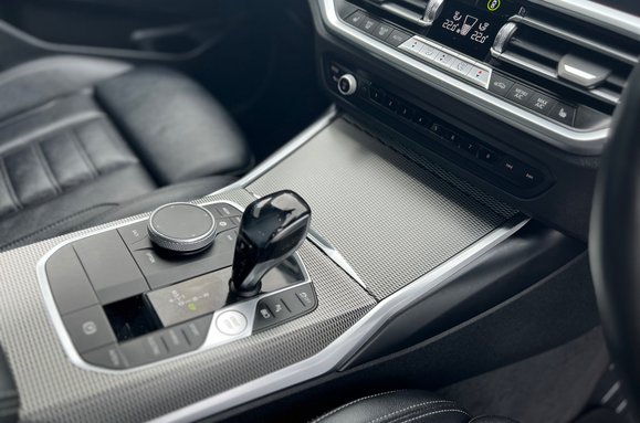 BMW 3 Series 330E M SPORT 21