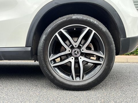 Mercedes-Benz GLA Class GLA 180 URBAN EDITION 10