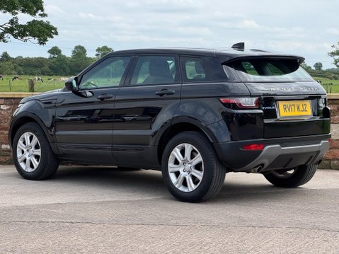 Land Rover Range Rover Evoque 2.0 eD4 SE Tech FWD Euro 6 (s/s) 5dr 3
