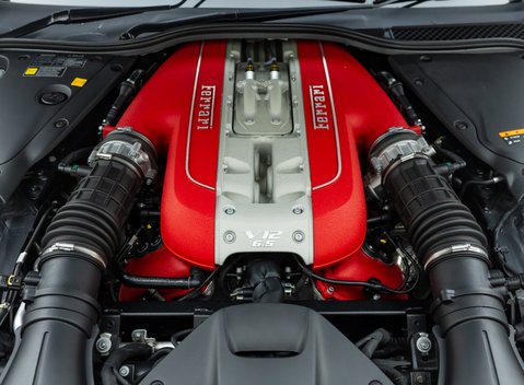 Ferrari 812 Superfast 44