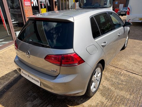 Volkswagen Golf MATCH TSI DSG AUTOMATIC 26
