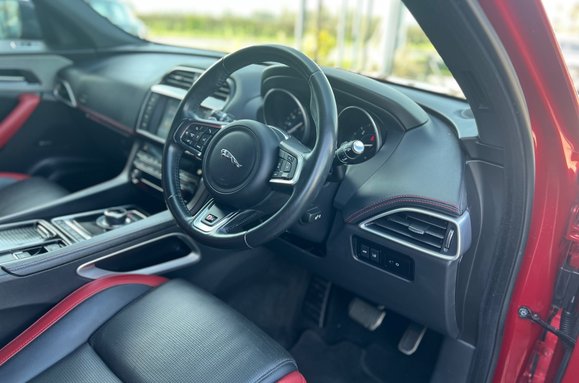 Jaguar F-Pace 3.0 V6 D300S AWD AUTO 22
