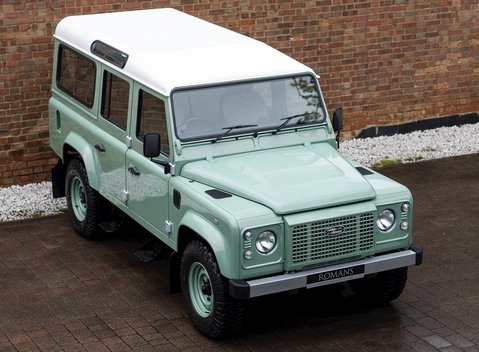 Land Rover Defender 110 Heritage Station Wagon 8