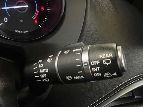 Jaguar F-Pace 2.0 F-PACE R-Sport AWD D Auto 4WD 5dr 19